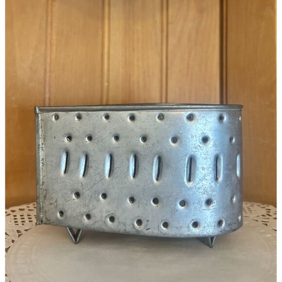 Antique Tin Heart Cheese Mold Strainer Folk Art Primitive Footed Kitchen Decor - Picture 5 of 7